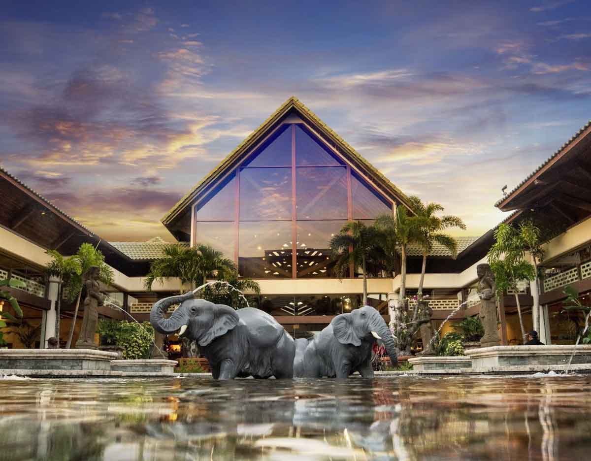 Lowes Royal Pacific Resort at Universal Orlando Dog-Friendly Resort